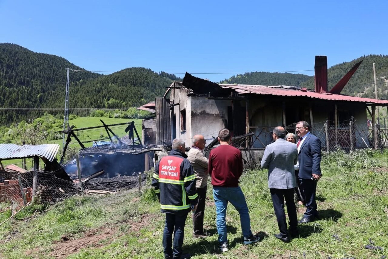 Artvin’in Şavşat ilçesinde yaşlı bir kadına ait tek katlı müstakil