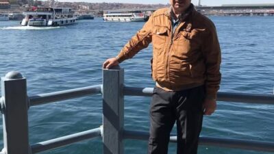 Zonguldak’ın Devrek ilçesinde yol kenarında yürürken otomobilin çarptığı bir kişi