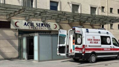 Sakarya’nın Karapürçek ilçesinde şenliklerde görevli polis memuru, yorgun merminin omzuna