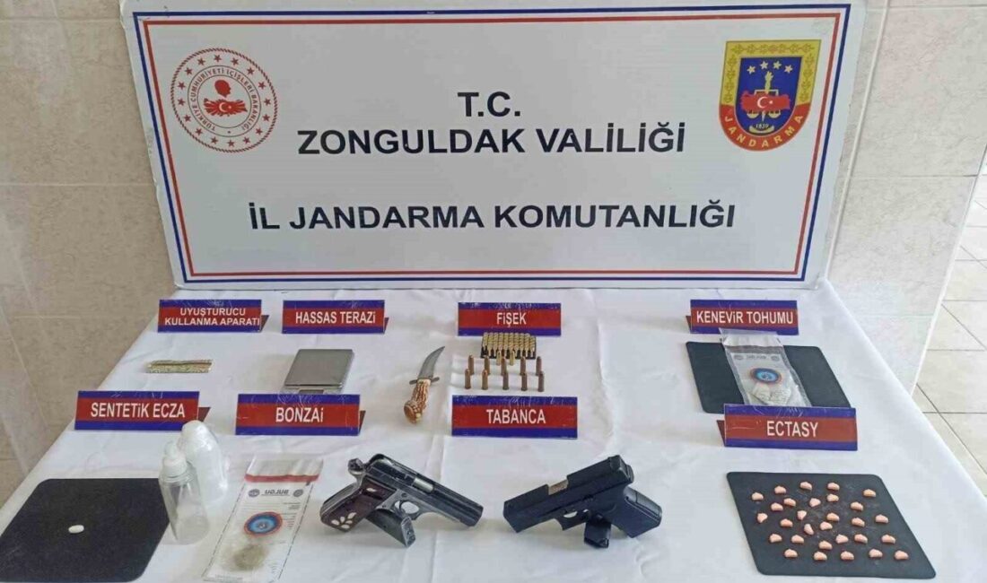 Zonguldak’ta eş zamanlı uyuşturucu operasyonunda 7 şüpheli yakalandı Zonguldak İl Jandarma Komutanlığınca, “Narkotik Suçlarla Mücadele” kapsamında uyuşturucu madde