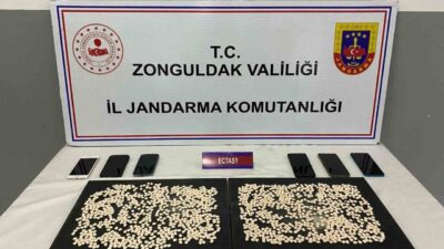 Zonguldak’ın Devrek ilçesinde narkotik operasyonunda bin 540 adet sentetik uyuşturucu