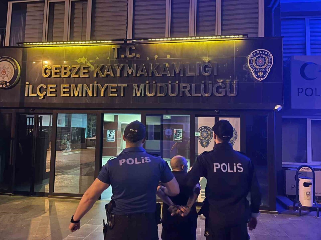 Kocaeli’de uyuşturucu ticareti ve çeşitli suçlardan hakkında 18 yıl 4