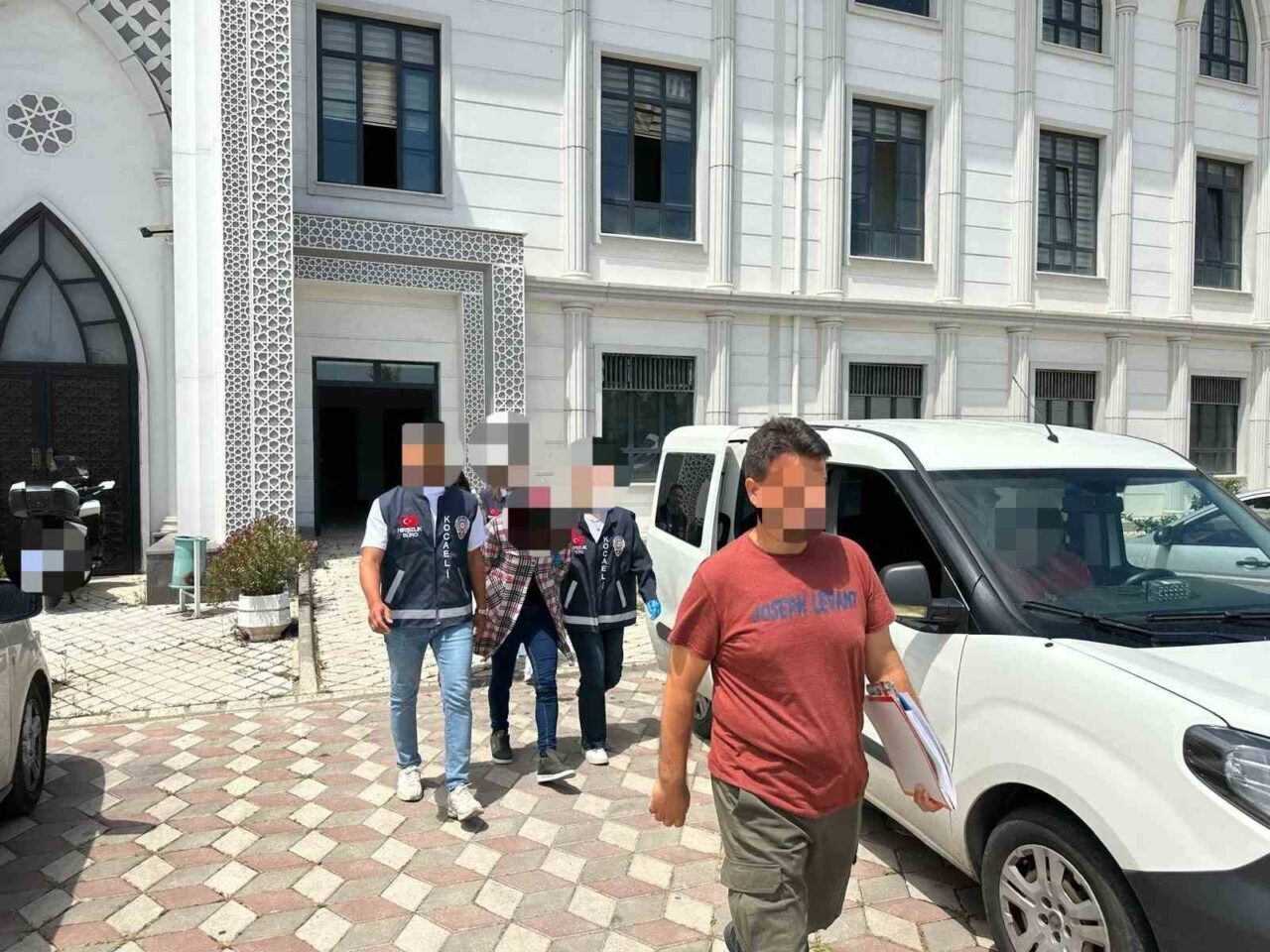 Kocaeli’nin İzmit ilçesinde evden 250 bin TL değerinde ziynet eşyası