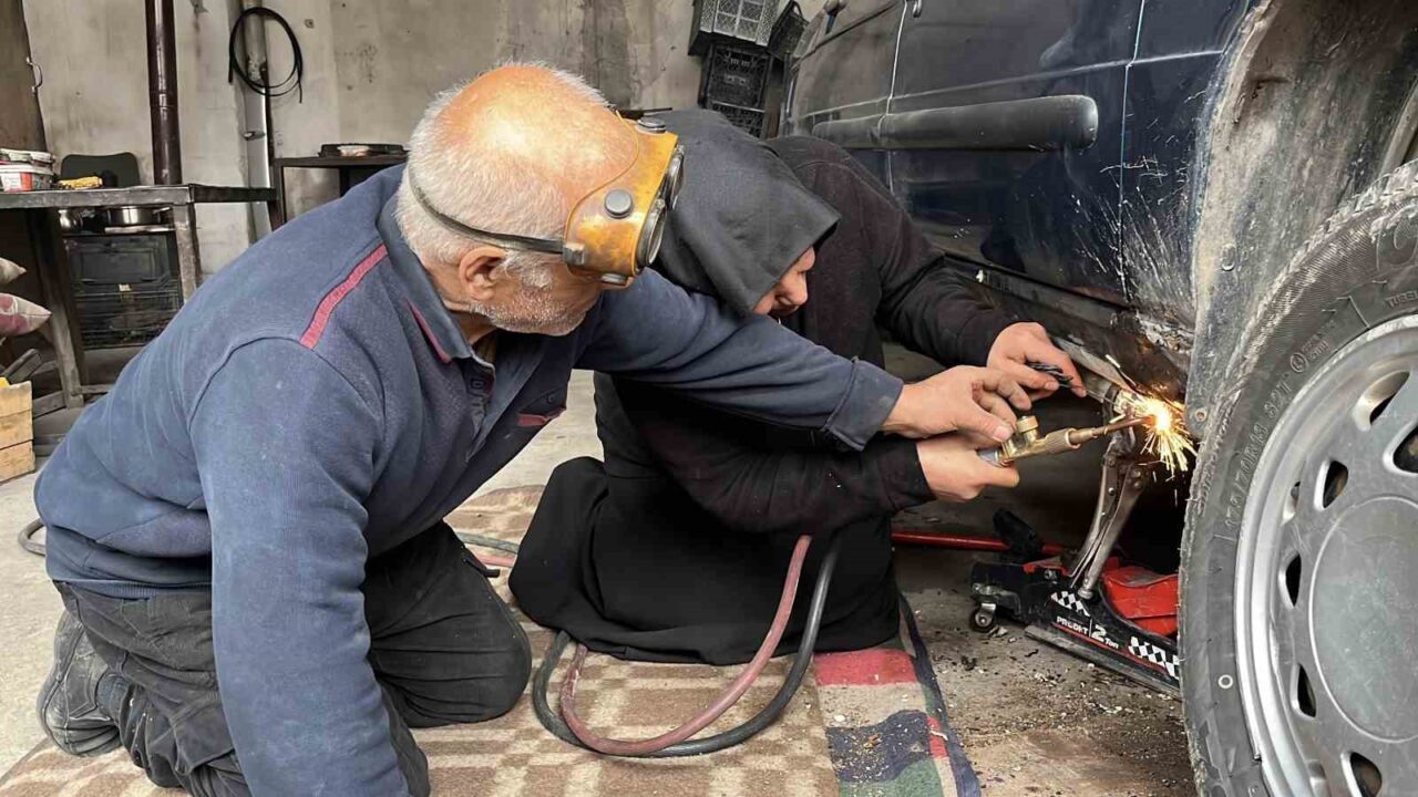 Bayburt’ta yaşayan 59 yaşındaki Hatice Kırlangıç, 40 senedir aynı yastığa