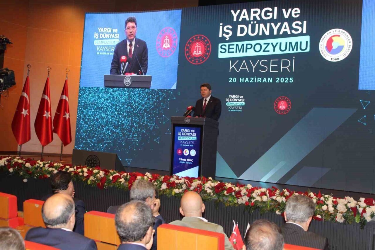 Kayseri’de düzenlenen Yargı ve İş Dünyası Sempozyumu’nda konuşan Adalet Bakanı