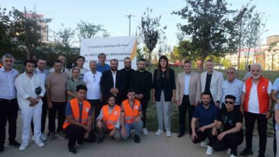 AK Parti İstanbul Milletvekili Derya Ayaydın, Bayrampaşa’da vatandaşlarla sohbet etti.