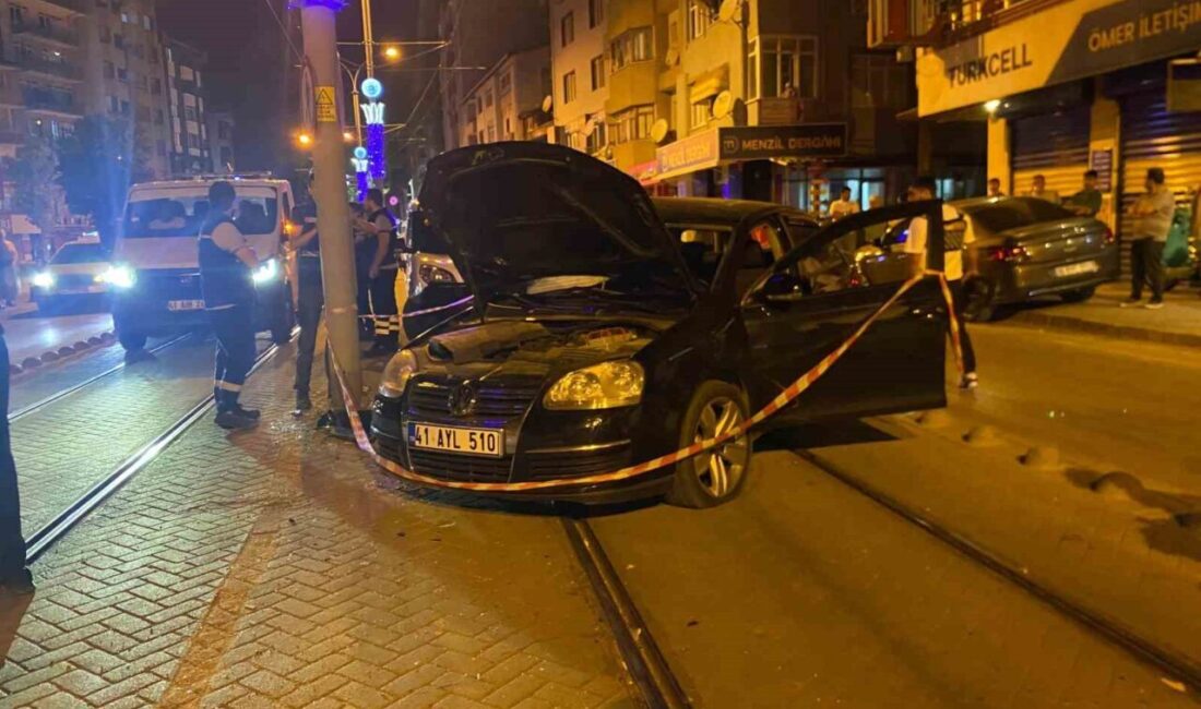 Kocaeli’de 105 promil alkollü olduğu öğrenilen sürücü, otomobili ile tramvay
