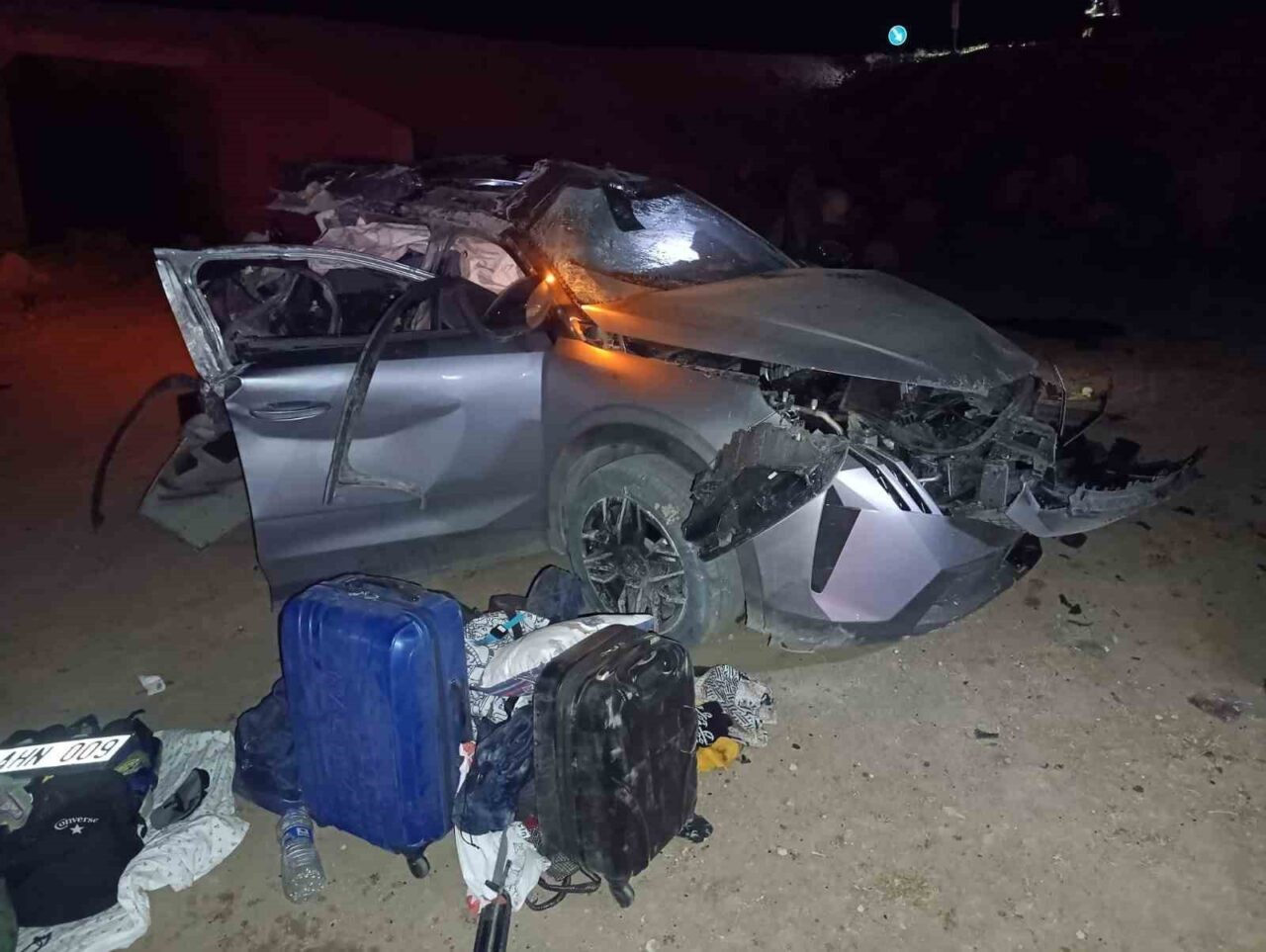 Tunceli’de otomobilin uçuruma yuvarlanması sonucu anneanne ve torunu hayatını kaybederken,
