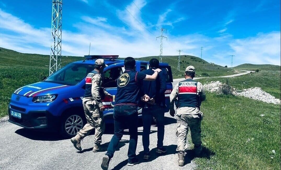 Erzurum İl Jandarma Komutanlığınca, son bir ay içerisinde aranan şahısların