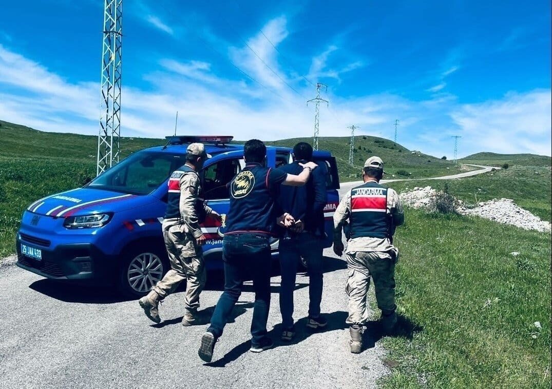 Erzurum İl Jandarma Komutanlığınca, son bir ay içerisinde aranan şahısların