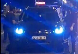 Ardahan’da iki otomobilin çarpışması sonucu meydana gelen kazada 3 kişi