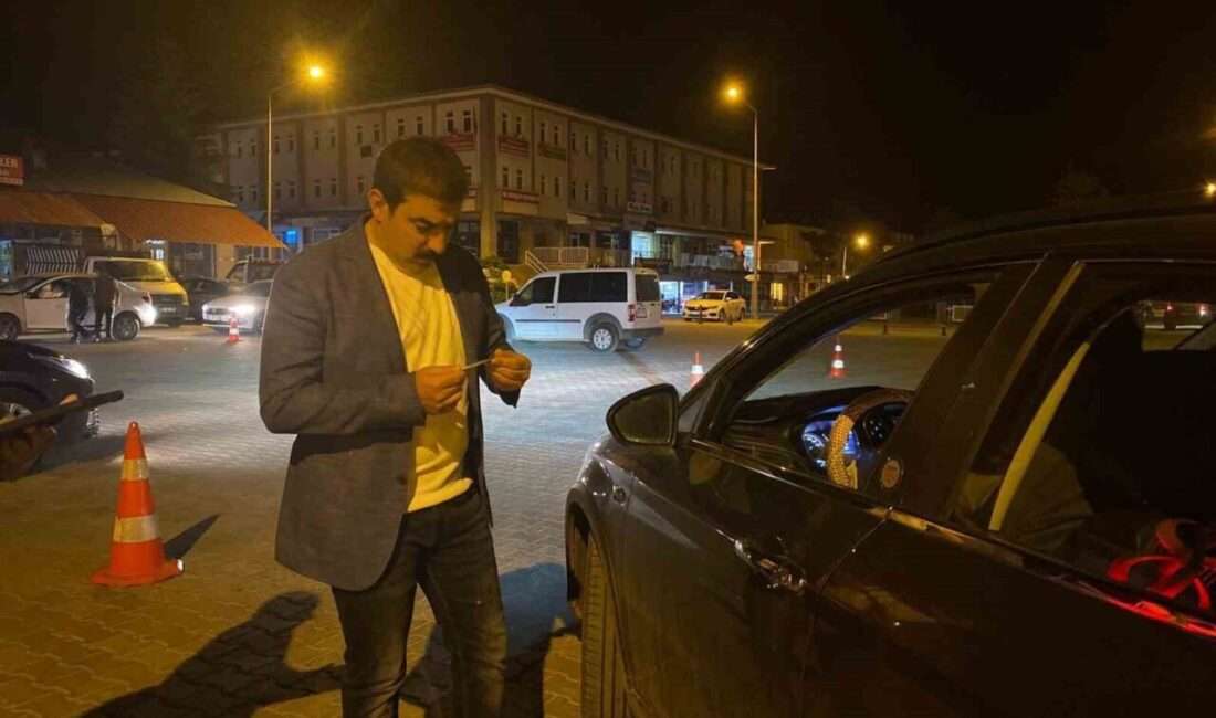 Arpaçay’da Kaymakam Muhammed Burak Akköz, güvenlik güçleriyle birlikte asayiş uygulamasın