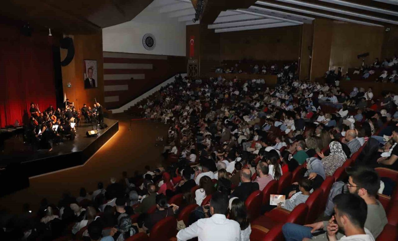 Atatürk Üniversitesi bünyesinde kurulan ve klasik müziğin evrensel tınısını Erzurum’a