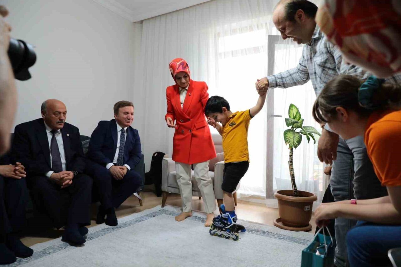 Aile ve Sosyal Hizmetler Bakanı Mahinur Özdemir Göktaş, 6 Şubat