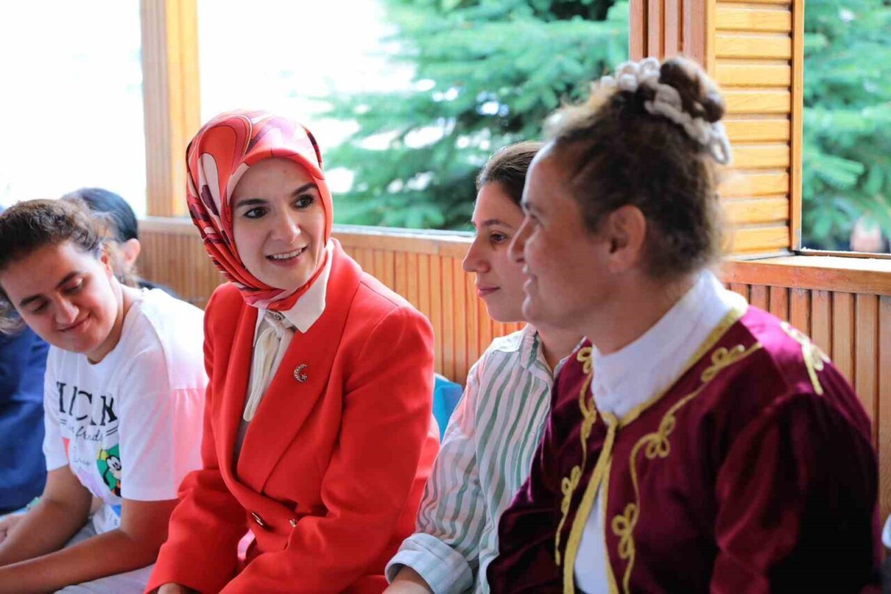 Bir dizi programa katılmak üzere Erzincan’a gelen Aile ve Sosyal