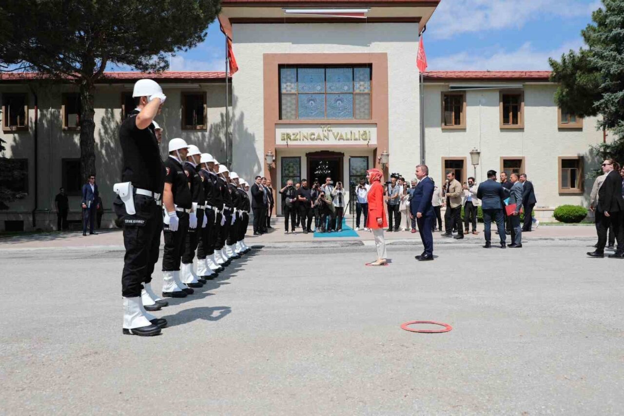 Bir dizi programlara katılmak üzere Erzincan’a gelen Aile ve Sosyal