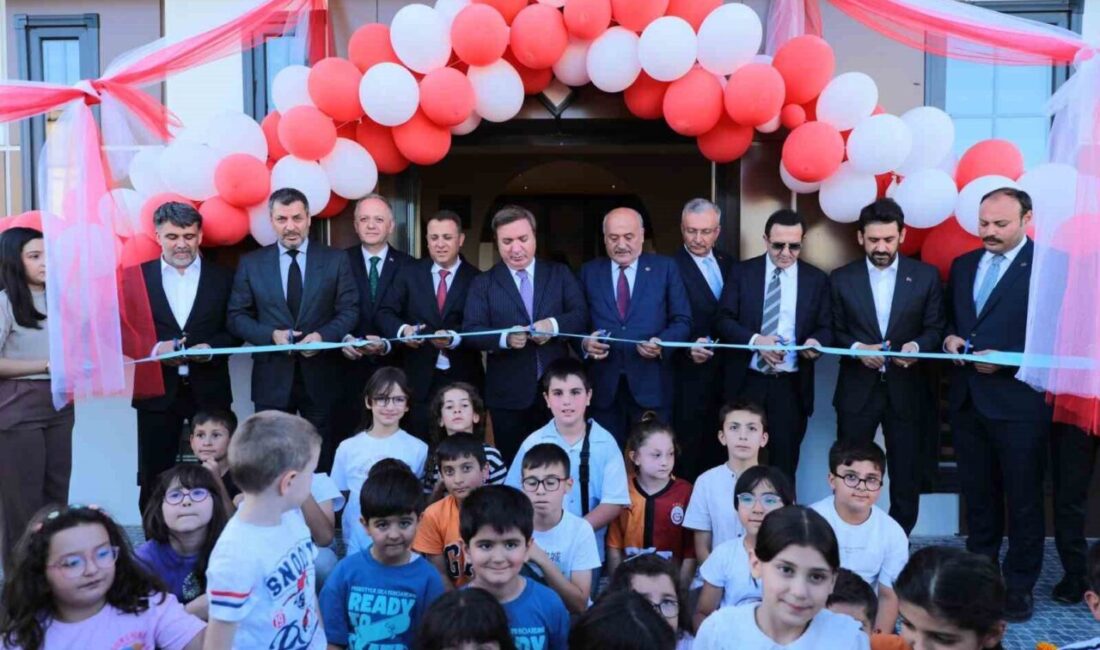 Bakan Yardımcısı Mumcu: “Gençlerimiz daha çok kitap okuyacak, daha sosyalleşecek ve güzel imkânlar bulacak” Kültür ve Turizm Bakan Yardımcısı Batuhan Mumcu, Erzincan Valiliği öncülüğünde