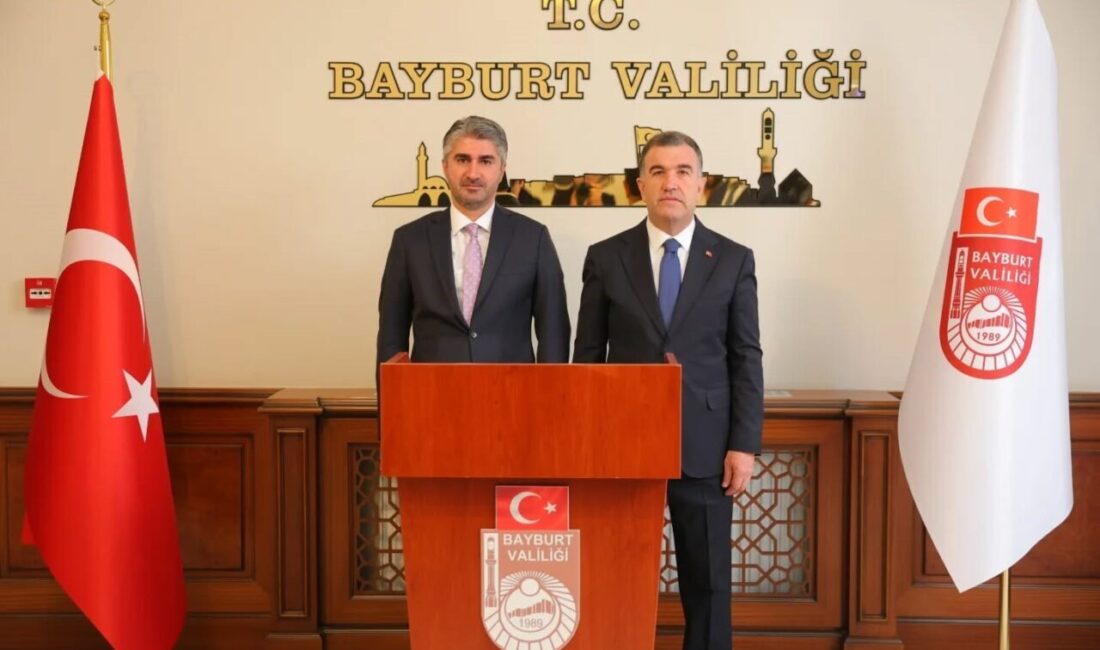 Aile ve Sosyal Hizmetler Bakanlığı Bakan Yardımcısı Zafer Tarıkdaroğlu, çeşitli