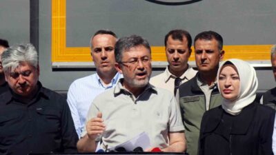 Yangının devam ettiği Sakarya’da açıklamalarda bulunan Tarım ve Orman Bakanı