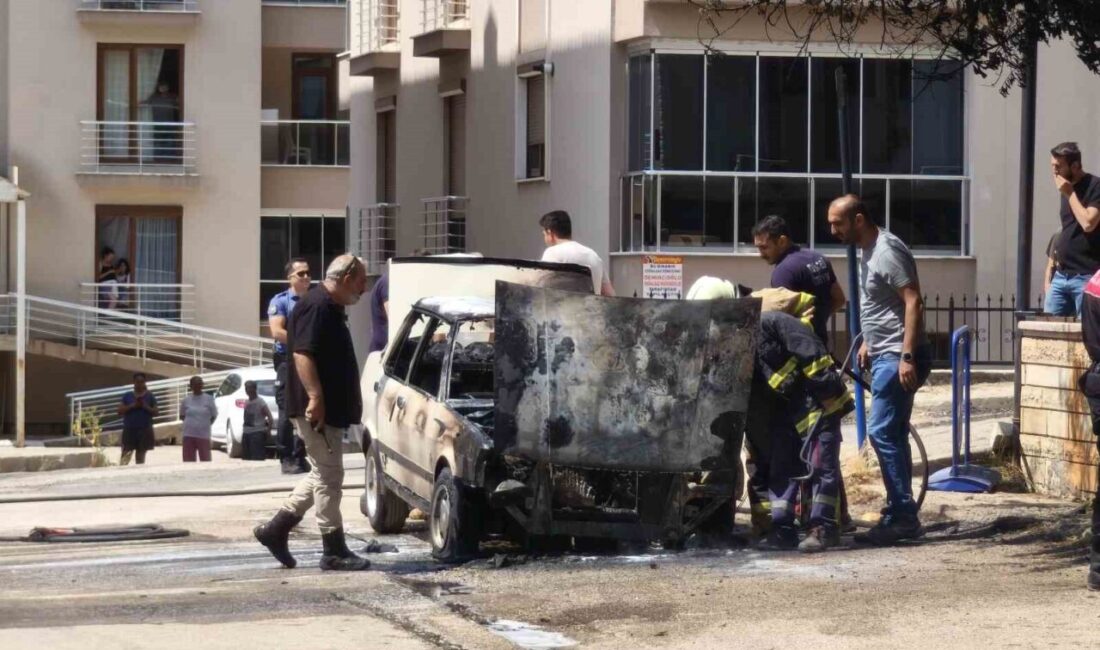 Tunceli’de sahibinin bakkala gitmek için indiği araç, alev aldı. Olayda
