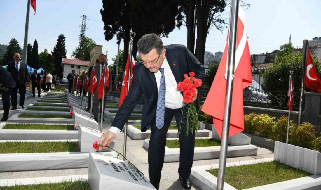 Kurban Bayramı öncesinde Sülüklü Mezarlığı’nda bulunan şehitliği ziyaret eden Trabzon