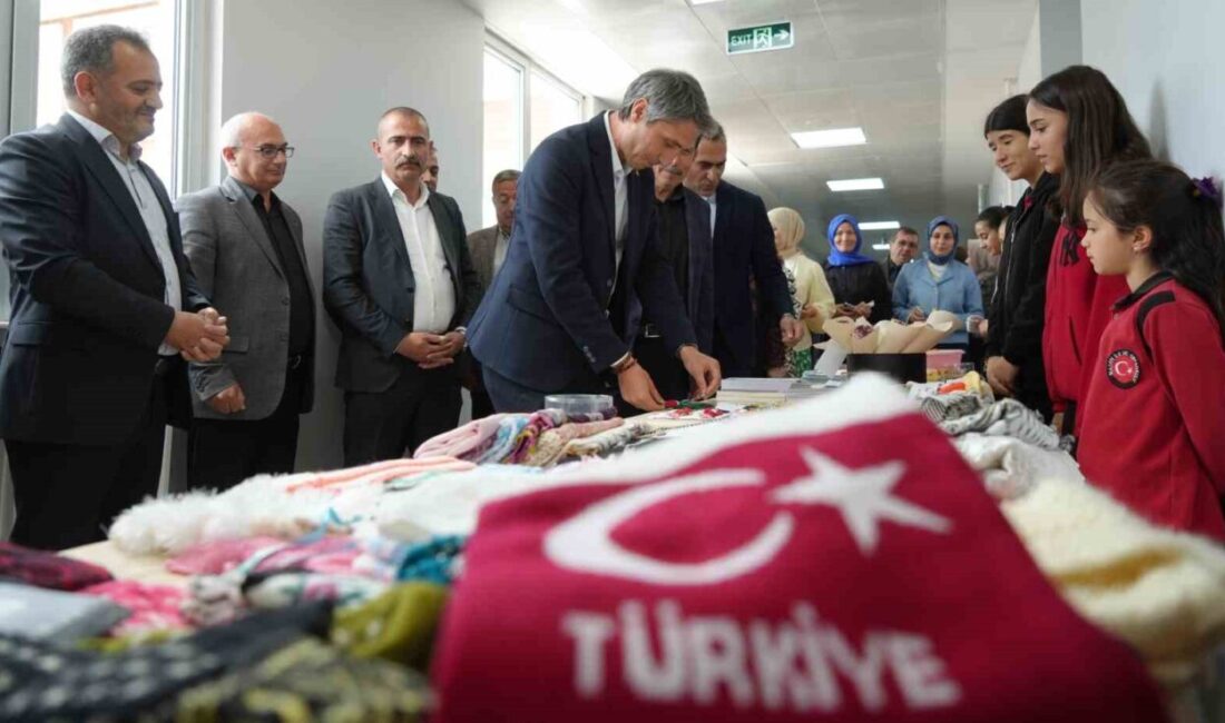 Maden Ortaokulunda okul yönetiminin destekleriyle, öğrenci velilerinin katkılarıyla hayır çarşısı