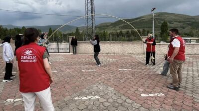 Bayburt Gençlik Merkezi tarafından Çevreme Duyarlıyım, Değerlerime Sahip Çıkıyorum(ÇEDES) Projesi