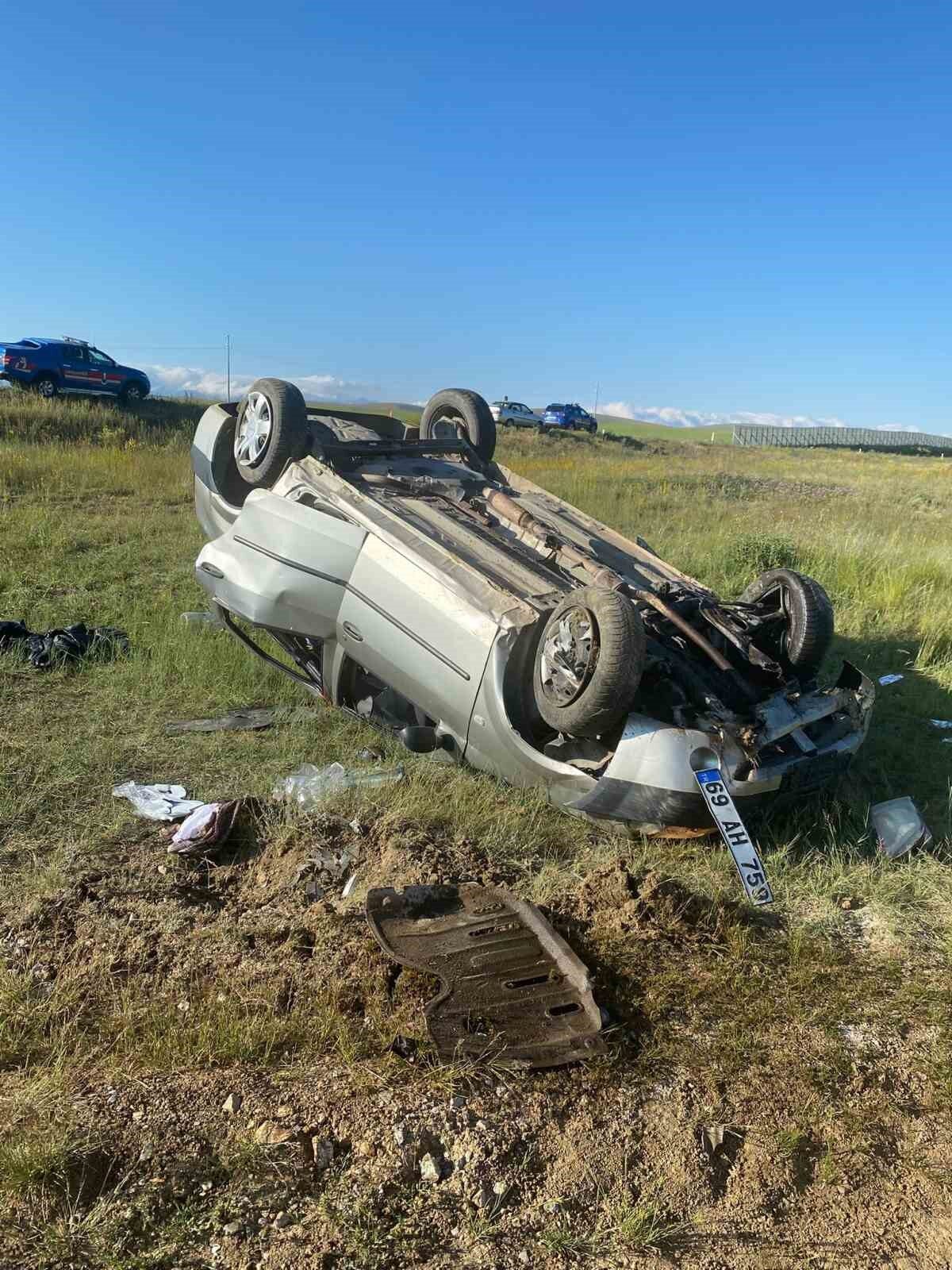 Bayburt-Demirözü karayolunda meydana gelen trafik kazasında 4 kişi yaralandı. Edinilen