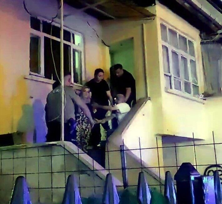 Sakarya’nın Akyazı ilçesinde yabancı uyruklu kişiler arasında çıkan bıçaklı tartışmada