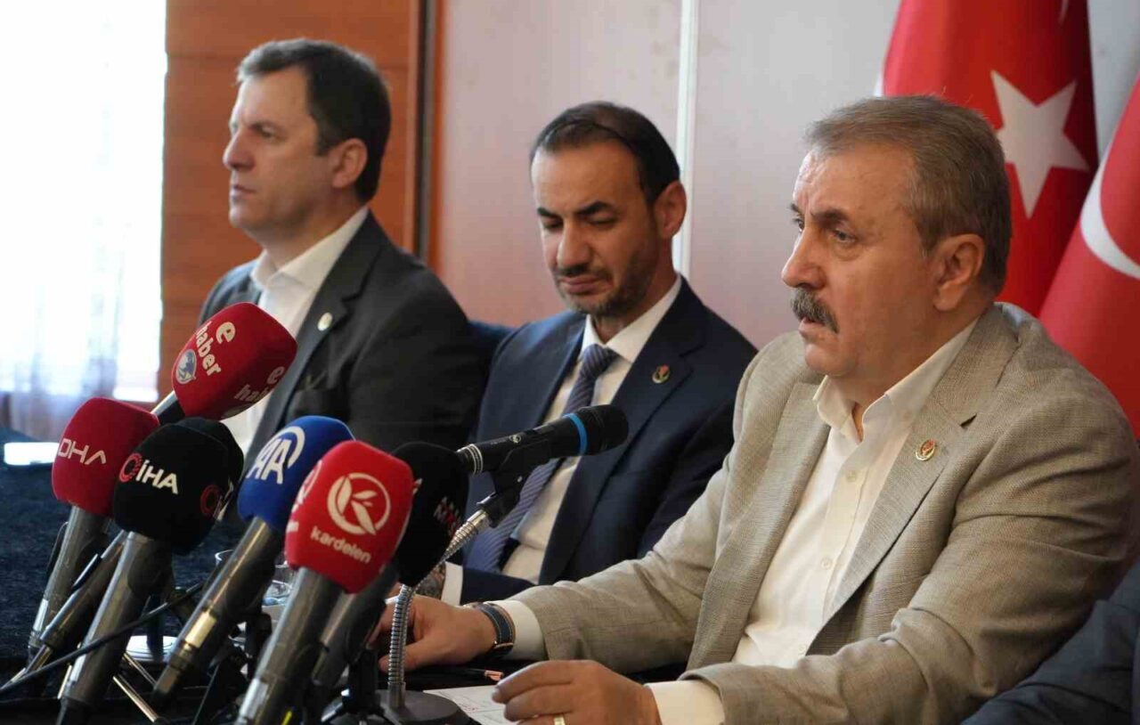 Erzurum’da gerçekleştirilen “Doğu Anadolu Çalıştayı”na katılan Büyük Birlik Partisi (BBP)