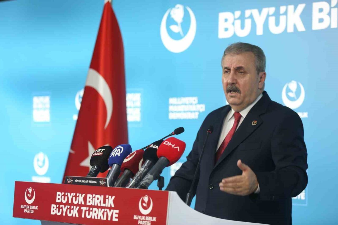 Büyük Birlik Partisi Genel Başkanı Mustafa Destici, İsrail’in saldırılarının uluslararası