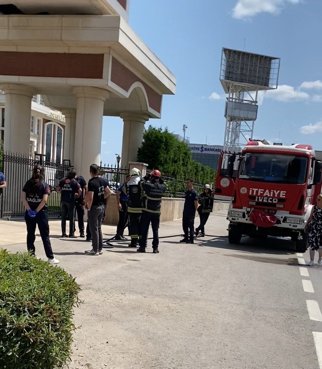 Kocaeli’nin İzmit ilçesinde üstüne benzin dökerek intihar etmeye teşebbüs eden