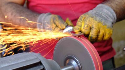 Bayburt’ta Kurban Bayramı’na sayılı günler kala kurban kesecek vatandaşlar hazırlıklarını