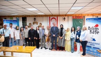 Erzincan Binali Yıldırım Üniversitesinde Bilim Kafe Etkinliklerinin ilki âşıklık geleneğiyle