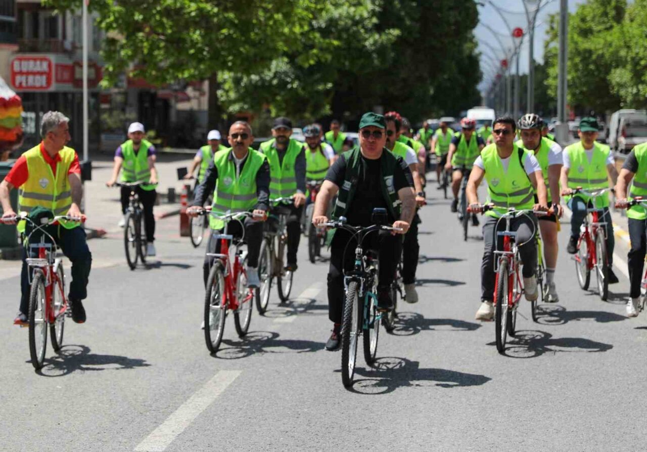 Türkiye genelinde eş zamanlı olarak düzenlenen 12. Yeşilay Bisiklet Turu