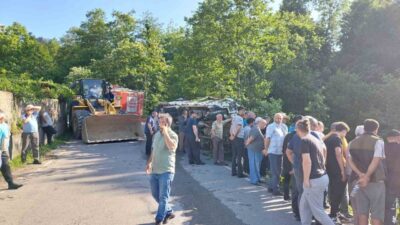 Trabzon’un Of ilçesinde çay yüklü kamyonetin devrilmesi sonucu 8 kişi