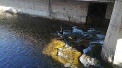 Gümüşhane’de Harşit Çayı’na düşen topunu almak isterken mahsur kalan 13