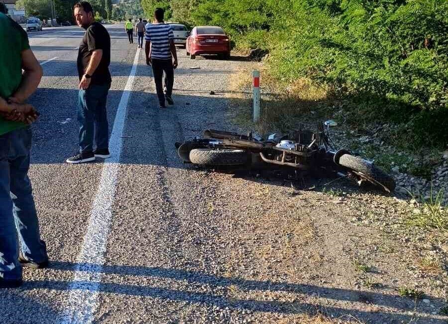 Zonguldak’ın Çaycuma ilçesinde otomobil ile motosikletin karıştığı trafik kazasında ilk