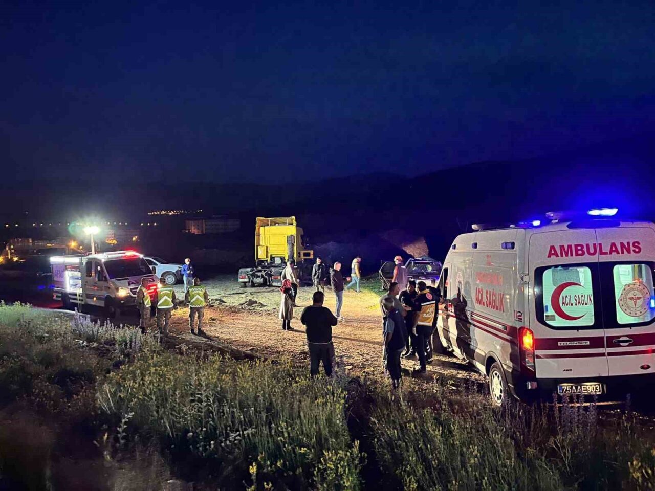 Ardahan’ın Çıldır ilçesinde meydana gelen trafik kazasında 2 kişi hayatını