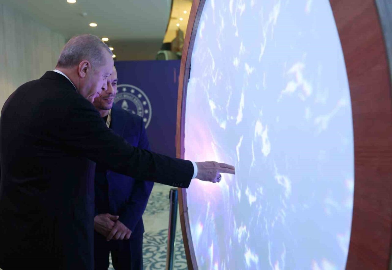 Cumhurbaşkanı Recep Tayyip Erdoğan, “Türkiye Eğitim Teknolojileri Zirvesi”nde yaptığı konuşmada,