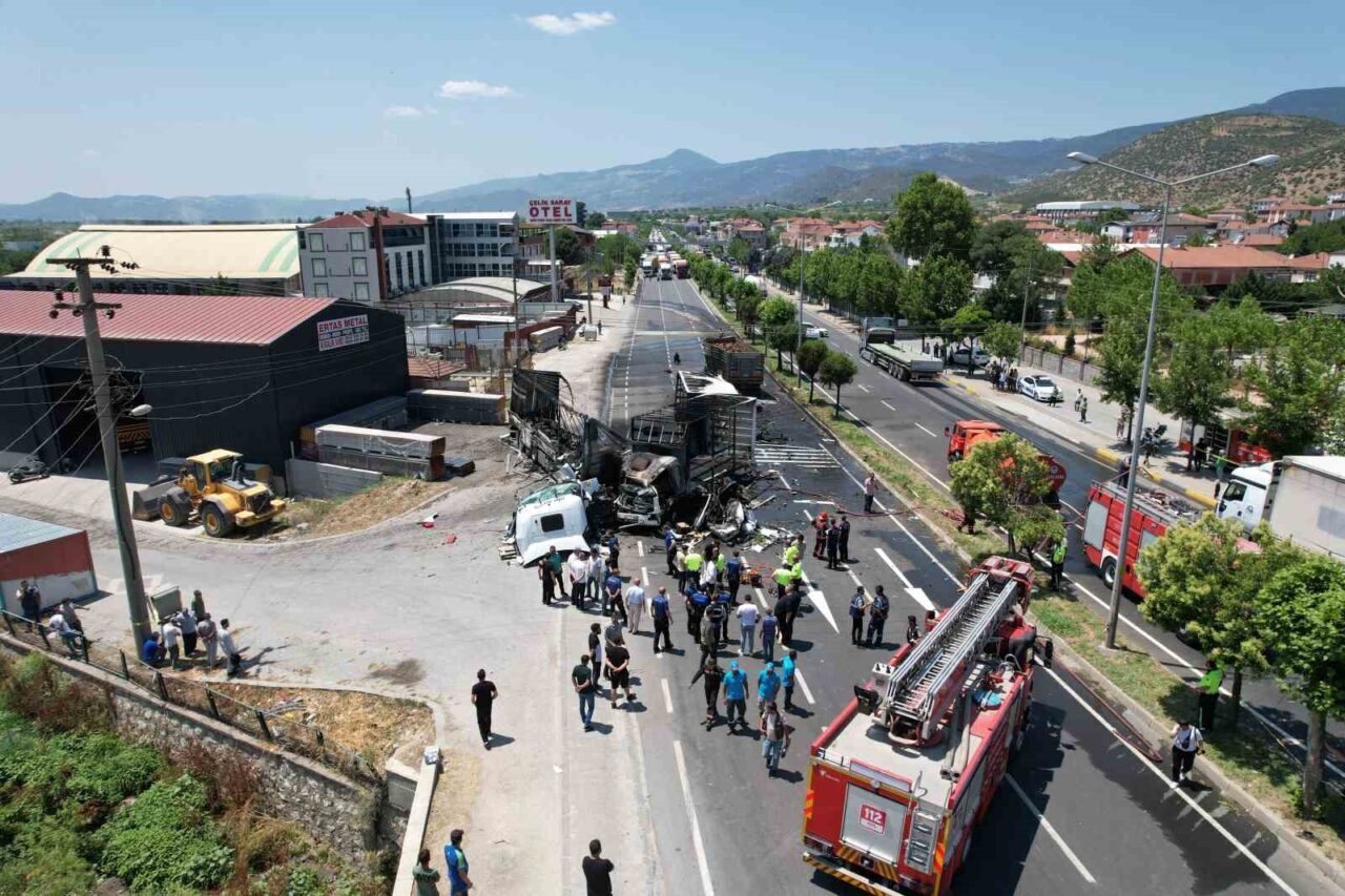 Sakarya’nın Pamukova ilçesi D-650 kara yolunda kontrolden çıkarak karşı şeride