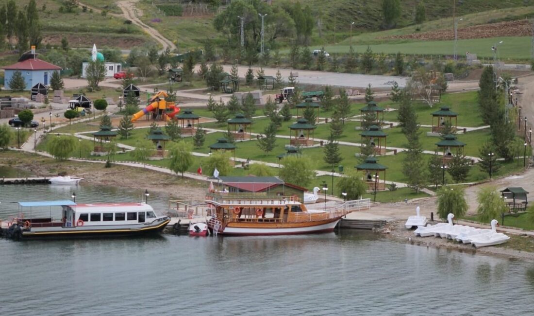Demirözü Barajı’nın sulama projesi tarımsal üretimi canlandıracak Demirözü ilçesinin Boğaz mevkiinde, uzun yıllardır beklenen Demirözü Barajı’nın sulama
