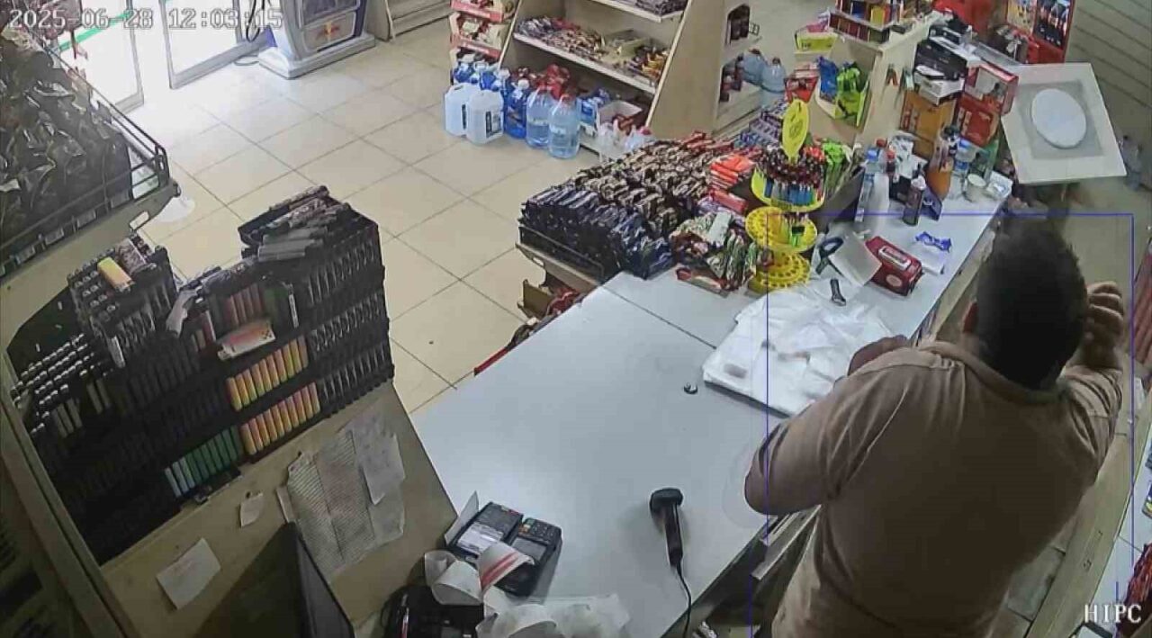 Hatay’ın Kırıkhan ilçesinde dağlık alana kurulan taş ocağından dinamitle gerçekleştirilen