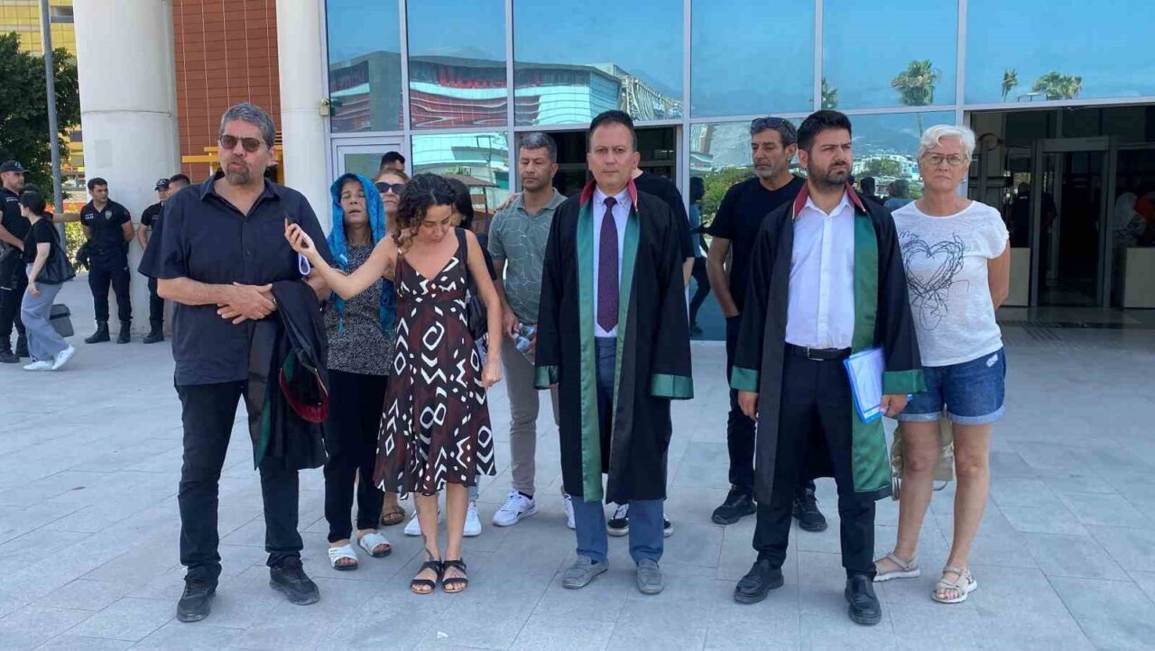 Hatay’ın İskenderun ilçesinde depremde 14 kişiye mezar olan 17 katlı