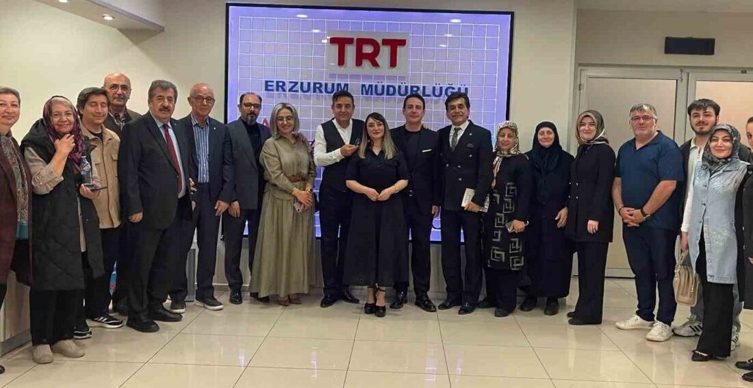 THM Sanatçısı Tuncay Demirtaş’ın Erzurum TRT’de sunduğu ‘Doğudan Sesler’ programı,