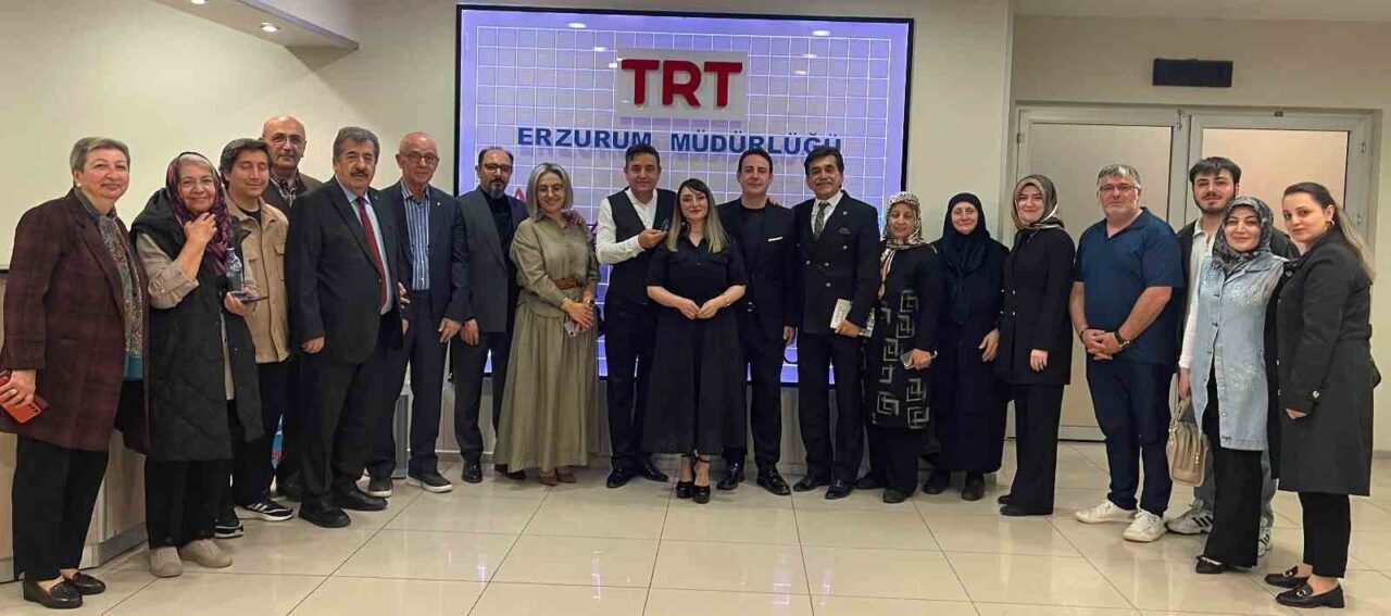 THM Sanatçısı Tuncay Demirtaş’ın Erzurum TRT’de sunduğu ‘Doğudan Sesler’ programı,