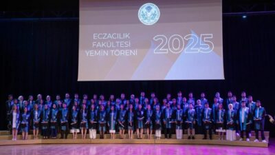 Eczacılık Fakültesi 2024-2025 eğitim-öğretim dönemi mezunlarının yemin töreni gerçekleştirildi. Prof.