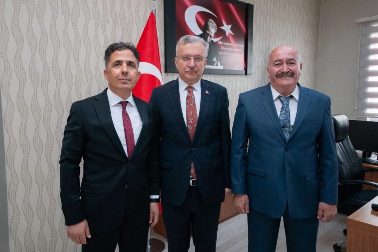 Erzincan Binali Yıldırım Üniversitesi (EBYÜ) Eğitim Fakültesi Dekanlığına Prof. Dr.