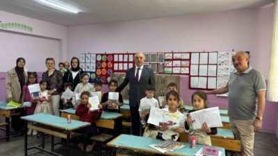 Erzurum Kalkınma Vakfı üyeleri karne gününde öğrencilerle beraber oldular. Dumlupınar