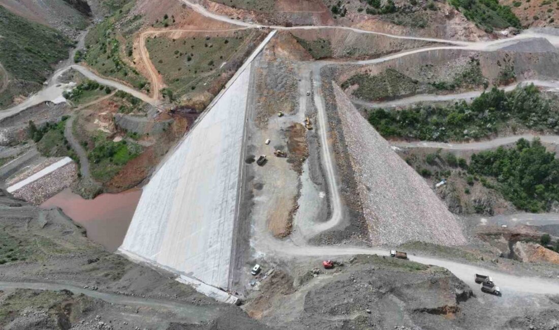 Erzincan Ballı Barajında geri sayım başladı. Gövde dolgusu ve dolusavak